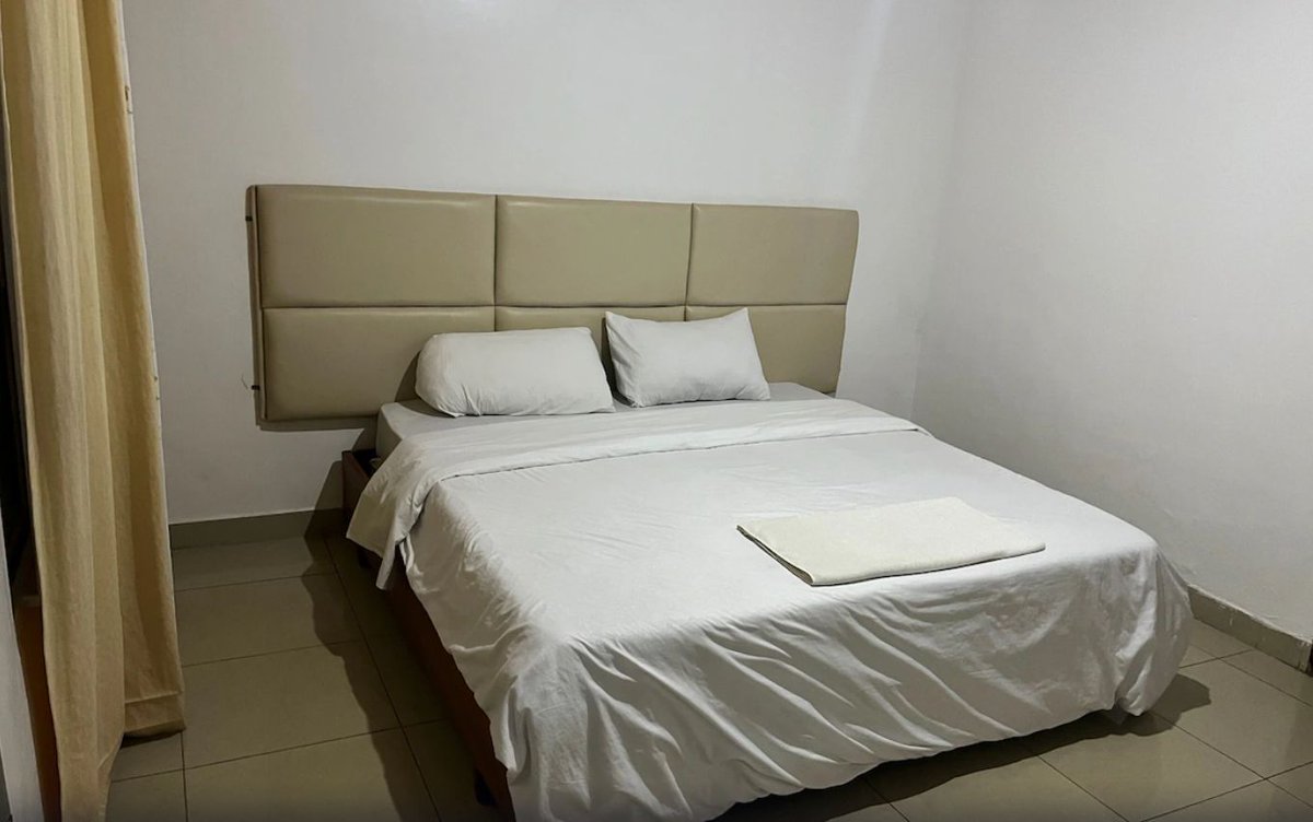 dott_stays's tweet image. We have a charming #5bed #House in #Kigali which has a front &amp;amp; back garden, driveway parking, WiFi &amp;amp; more. 

To book or enquire, quote Ref: EX/C5B👉buff.ly/3wJhaYE

#staycation #stays #accommodation #holidayhome #travel #travellers #vacation #furnished #shortlet