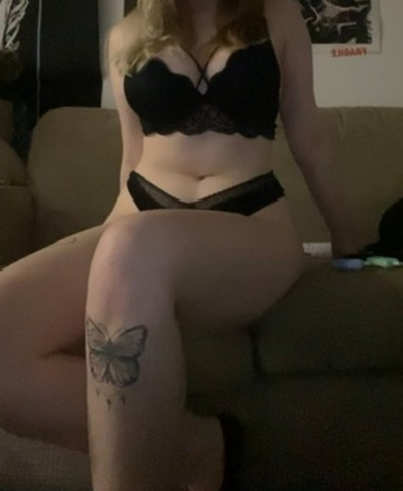 bigchestedheels's tweet photo. RETWEET GAME. Help me make this piggy squeal. 

Max 3 comments per person

Like retweet and comment for a follow back and maybe something extra as a reward…. 

Paypig cashcow nudes femdom findom cuckhold whalesub beta finsub brat humiliation foot worship buyingcontent rtgame https://t.co/yjyjzBojLY