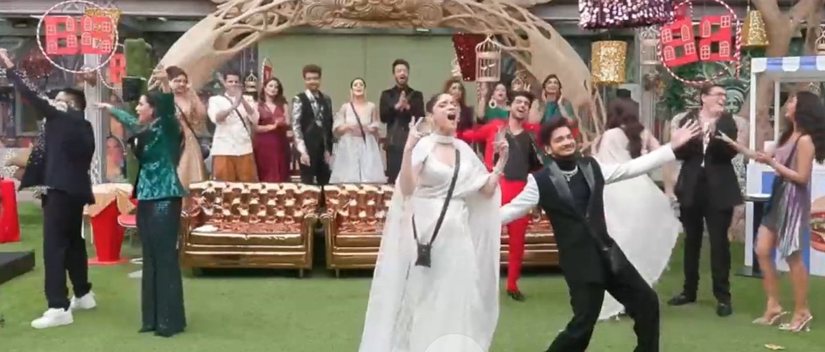 Lady Khabri tweet media