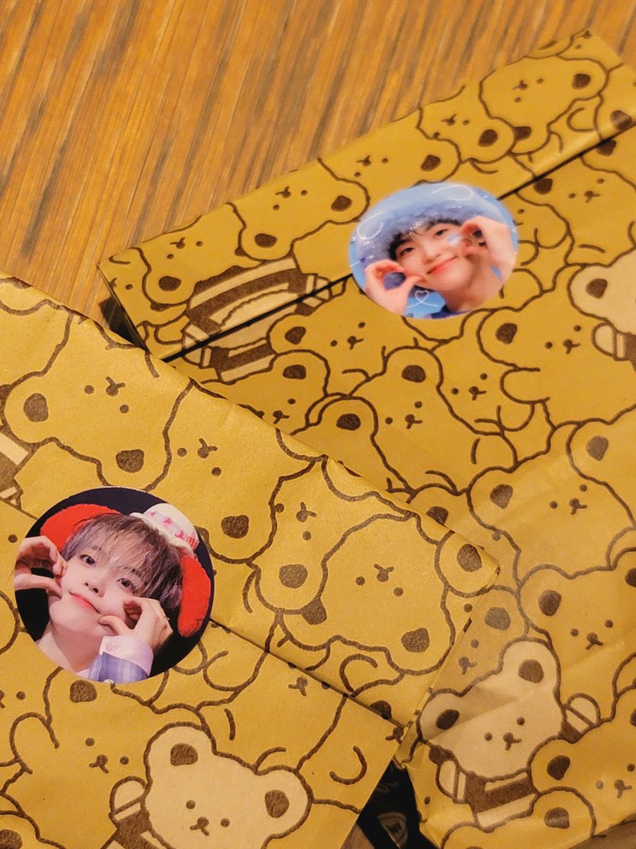 구미담 : 쪼푸로 포장한 메론빵 선물해주심 ☺☺🤤