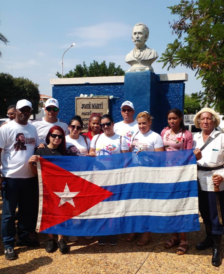#MartíVive #CubaPorLaVida <a href="/cubacooperaven/">Brigada Médica Cubana en Venezuela</a> <a href="/cubacooperaZul/">Misión Médica Estado Zulia</a> #ConElMismoFuego