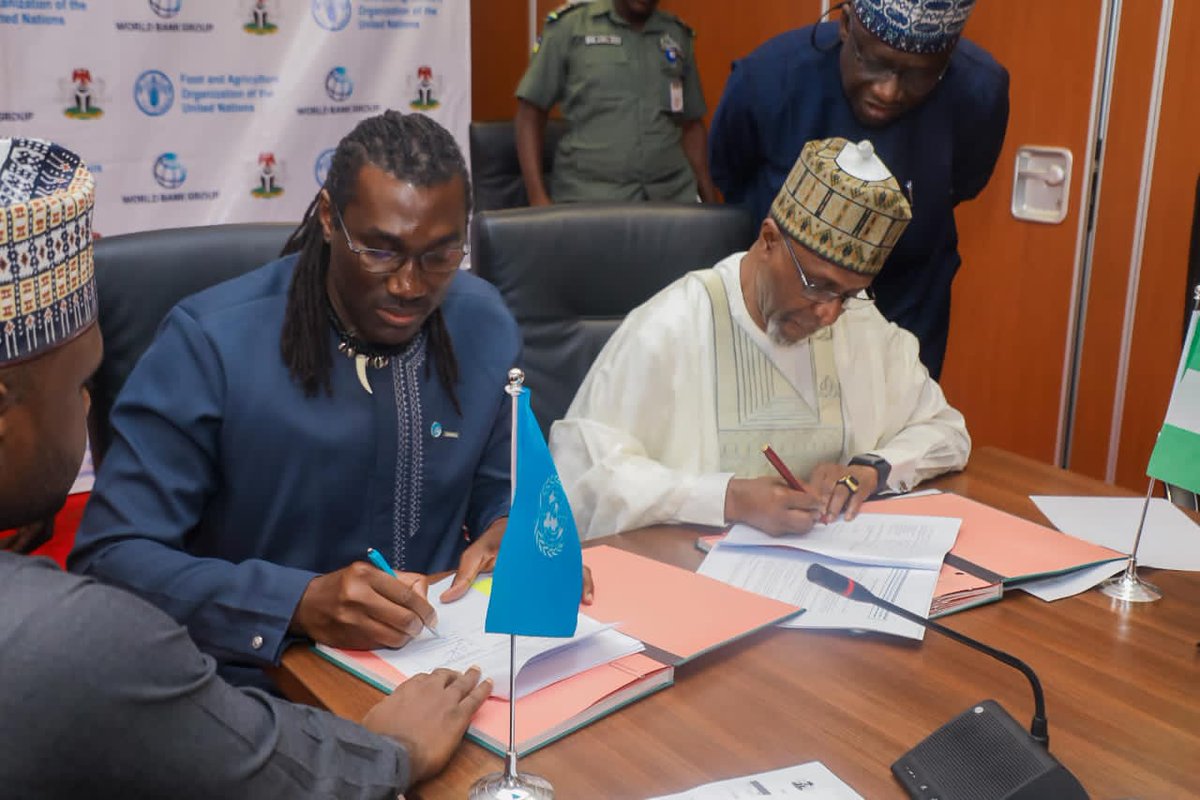 Minister of @fmenv @BalarabeAbbas_ hosted the 9th Ordinary Session of Pan-African Agency of the Great Green Wall Council of Ministers, fostering synergy among stakeholder-countries. 
#GreenNigeria 
#BalarabeAbbas100Days