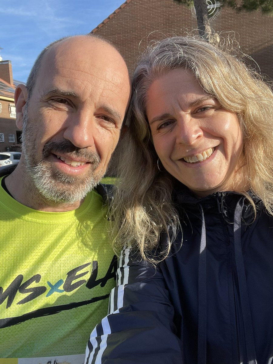 ruth_magdaleno's tweet photo. Hoy era día de #carrera
Gran ambiente en #MMGetafe y muchas 👥 bonitas que alegran el día @CorredorDeOfi @Juanitovl @garcimartos65 @JaviHds42k
Si una 🏃🏼♀️🏃🏻♂️ te sigue emocionando aunque solo 👏🏻 es que hay esperanza para intentarlo de nuevo
Emociona ver 👕s de #KMSxELA #SomosMarea💚 https://t.co/zfp8wOqTwI