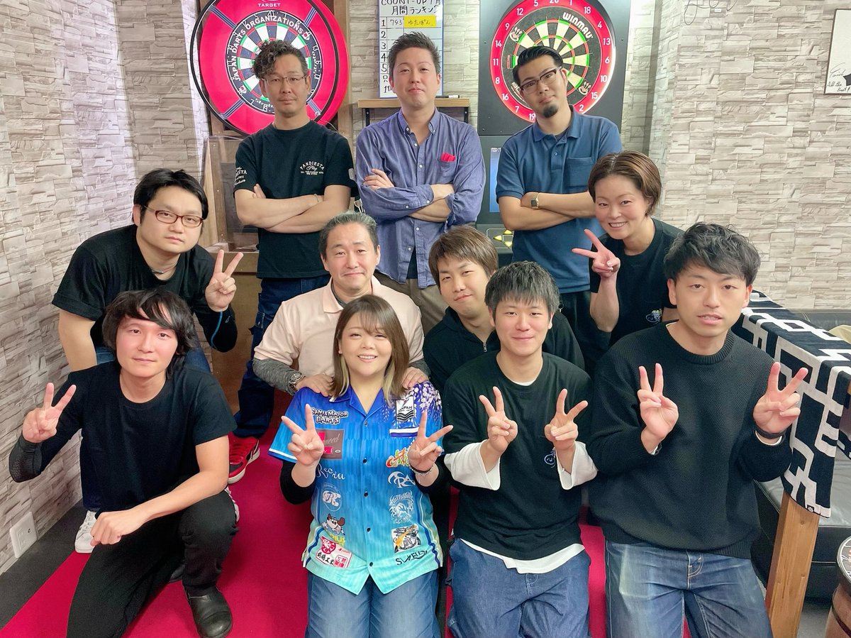 sayulinco07's tweet photo. 定期的にソフトダーツのプチトーナメント(シングルオーハン)とスティールダーツのプチトーナメントを開催していただいてるのだけれど、いつも色んな意味で受け止めてくれているオーナー夫婦とお客様たち本当にありがとう😂大好きです🥰
#Sammystone #Thancoeur https://t.co/qdsyyDfm6b