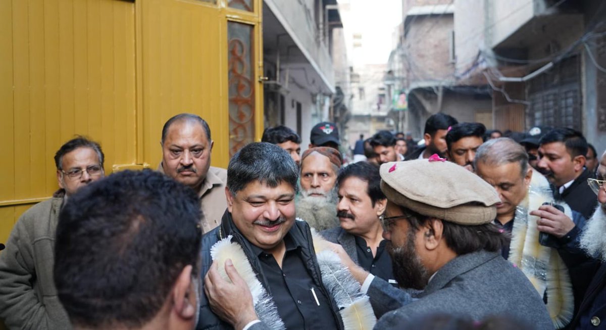 ShoaibSiddiqui_'s tweet photo. انشاءالله جیت عقاب کی ہی ہوگی🦅

پی پی 149 سے آزاد امیدوار را��ا عبدالسلام کی صوبائی اسمبلی کے امیدوار عبدالعلیم خان سے ملاقات اور انکی طرح سے الیکشن میں دستبرداری کا اعلان کیا جانا اس بات کا ثبوت کہ پی پی 149 کا مستقبل آئی پی پی کی جیت میں پنہاں ہے۔ 

#Elections2024 #VoteForIPP https://t.co/gBwDMOooAU