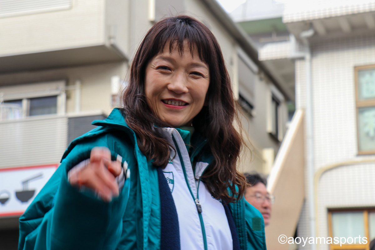 aosupo_rikujyo's tweet photo. #箱根駅伝 優勝パレード

トラックで世界を目指すために、一足先に退寮した小原副将の姿もありました！

#青学駅伝 #AllForGreen #負けてたまるか大作戦 #優勝パレード https://t.co/XHiwuR0mde