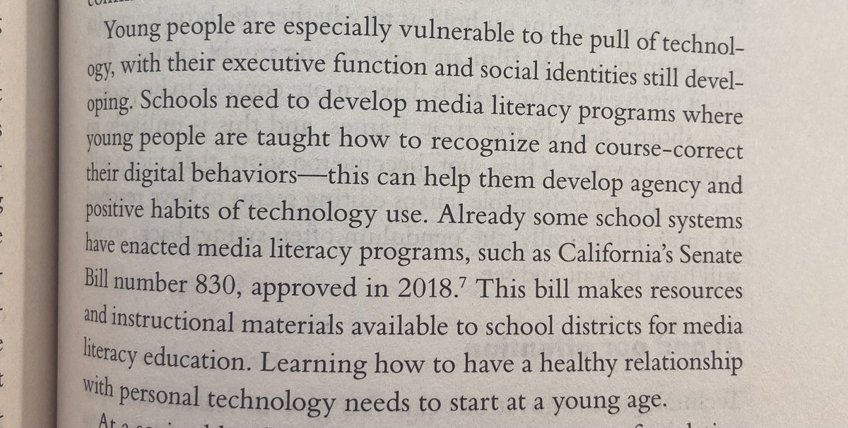 CPuglieseEdD's tweet photo. Here are two examples of how #attentionspan can help students exercise agency and begin to take control of their attention. Psychologist @GloriaMark_PhD encourages young people to think about how their “future selves” would encourage them to use their time and attention. https://t.co/UaKdqDhp2B