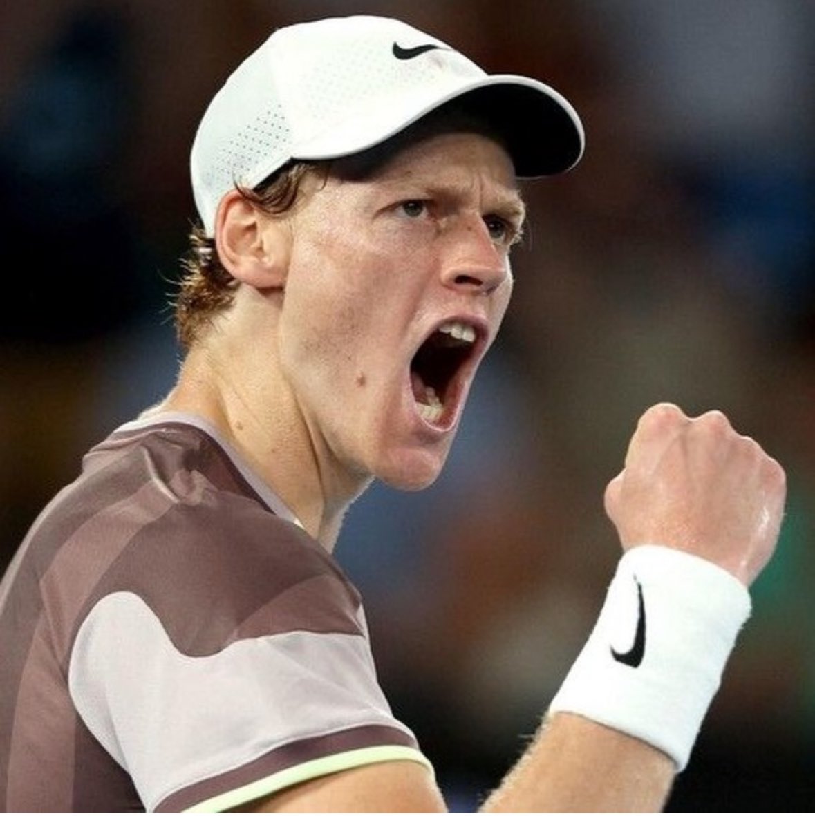 alebolis76's tweet photo. #AO2024 Jannik#Sinner è nella storia dopo una finale giocata in rimonta con tenacia e sacrificio porta a casa un risultato storico regalando all’Italia del Tennis e dello Sport un successo straordinario grazie @janniksin https://t.co/VCagrCKIcY