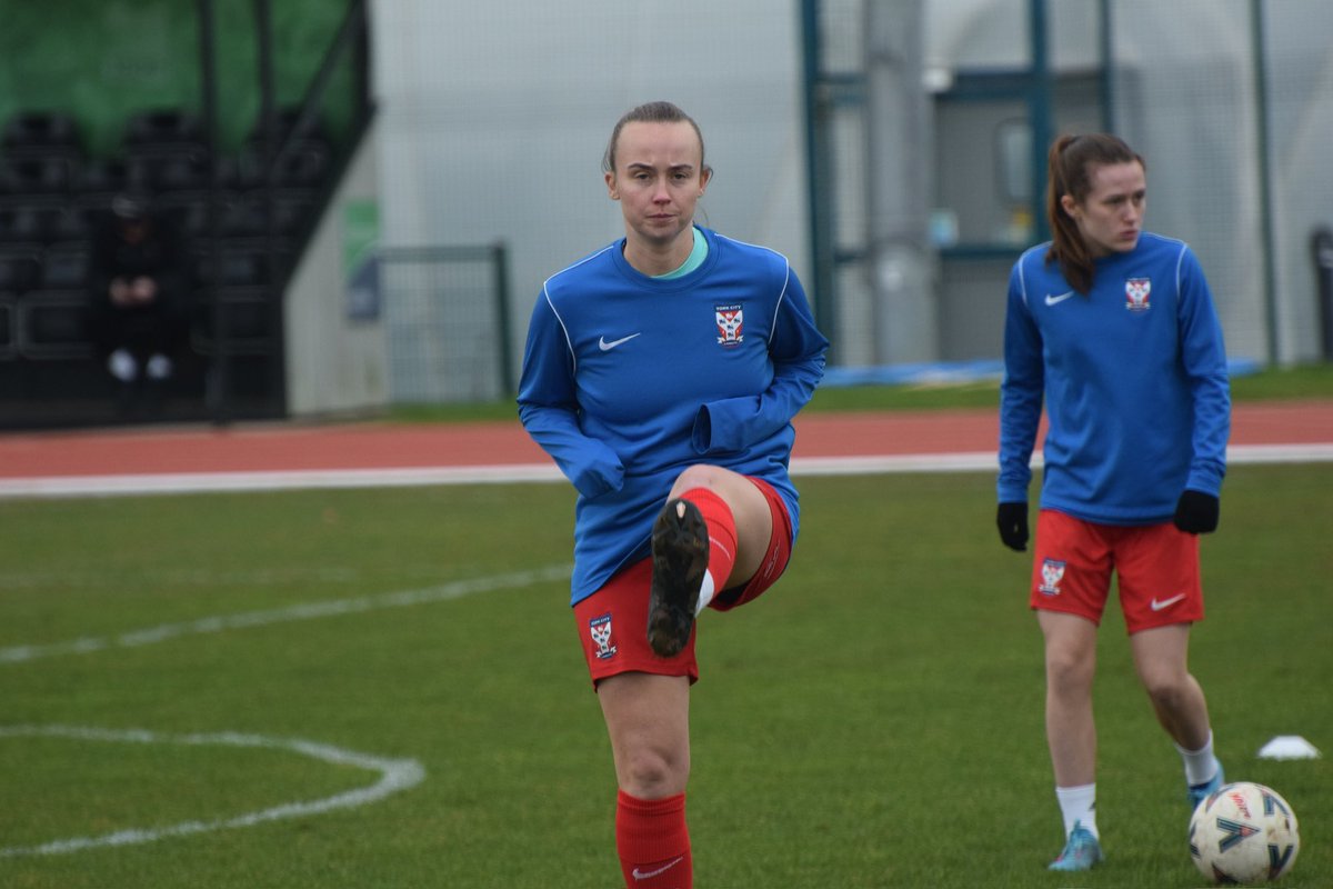 YorkCityLFC's tweet image. 💪🏻Getting warm ahead of kick-off! 

#YCLFC #MinsterBelles