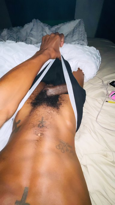 1 pic. Morning Wood ? 
https://t.co/edBv4FCu2H https://t.co/drWtOyvOlx