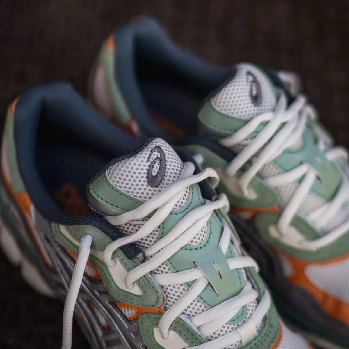 ASICS GEL-NYC “Cream/Clay Grey”が海外オンラインで発売開始