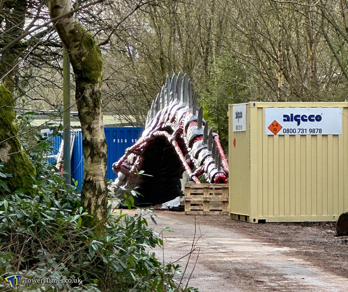 Wow! Visible from outside the park at vehicle gate 12 is what appears to be the new tail for Nemesis, being staged before installation. Featuring a detailed spikier design that matches the new legs, it is a significant upgrade compared to the previous one!