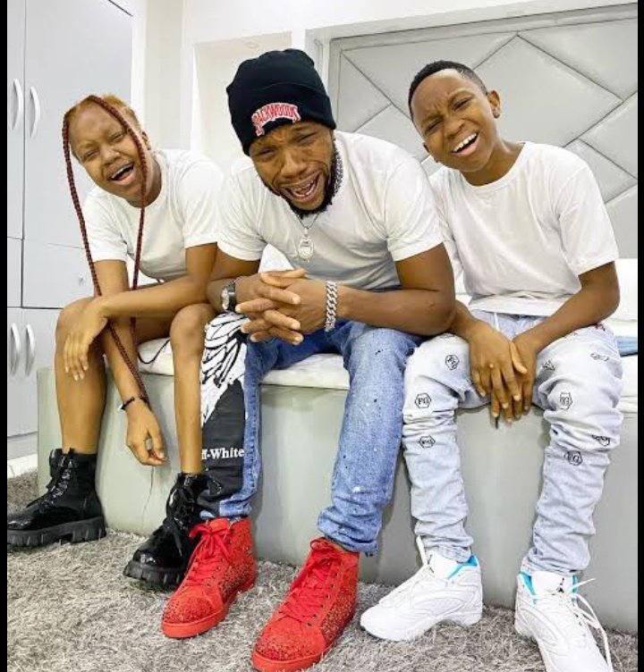 IBBWEST's tweet photo. We never knew twas Charles Okocha that Iwobi was talking about as his uncle and not Jay Jay Okocha 🤸‍♀️🙆‍♂️ #AFCON #AFCON2023 #AFCON2024 https://t.co/ihXjoiyYHZ