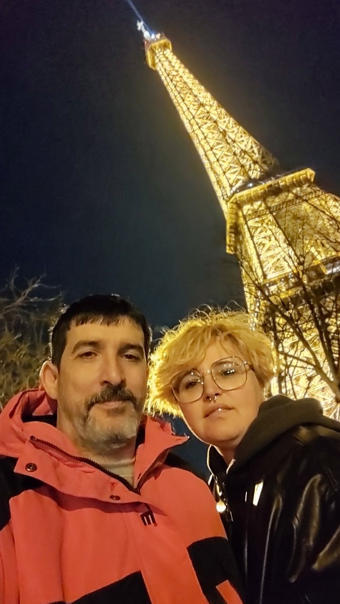 MishiGeek's tweet image. Adiós a París con una gran experiencia lúdica y un fin de semana en la mejor compañía. Se echó de menos a mis compis de #SPIEL23; pero sé de sobra que nos veremos en otras. Ahora a volver y escribir con la experiencia fresca y preparar el directo del lunes. Faraway comprado!!🛫😴