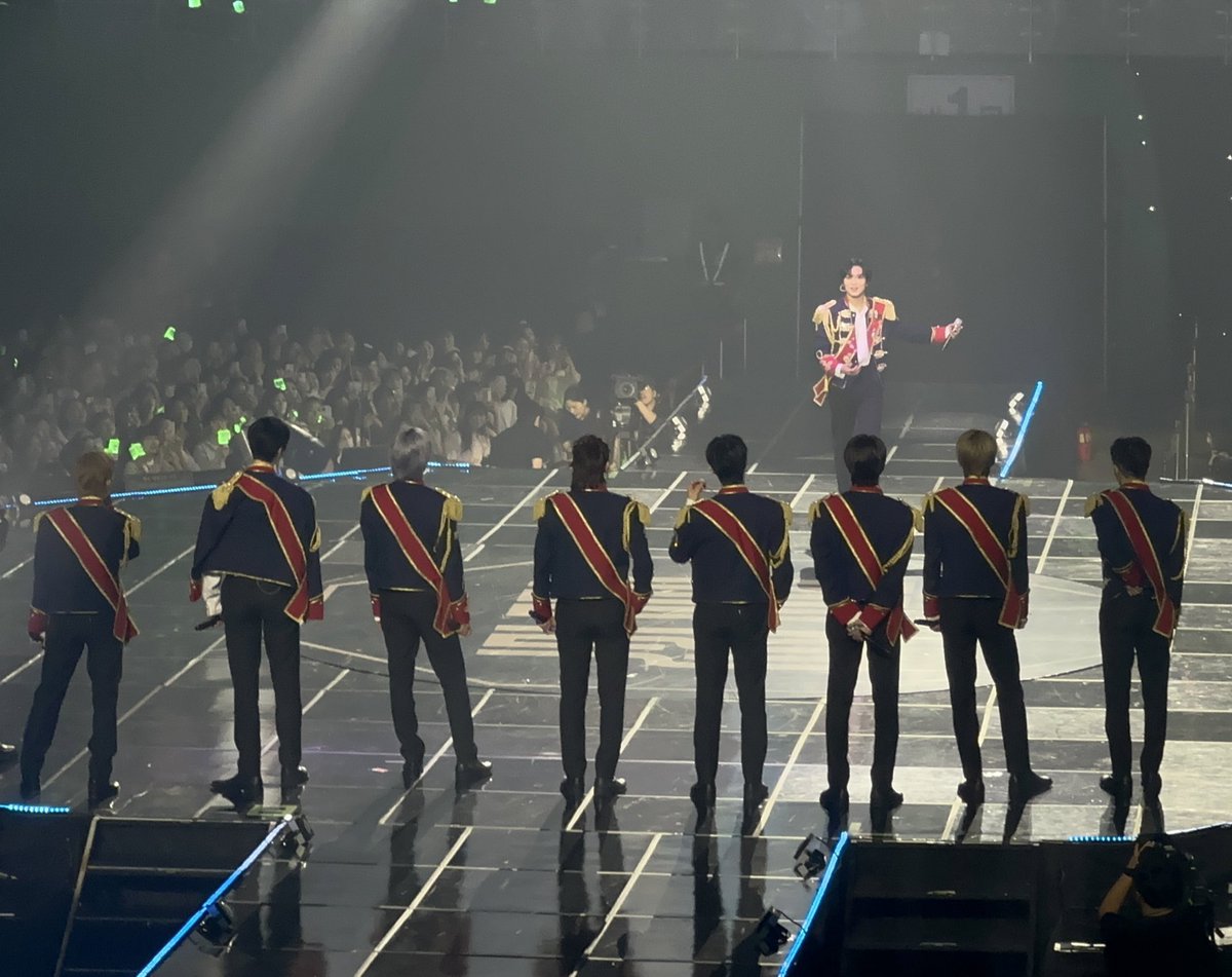 haecful's tweet photo. haechan you always be the lovely maknae 🤍😭❤️ https://t.co/utC2xt1FTc