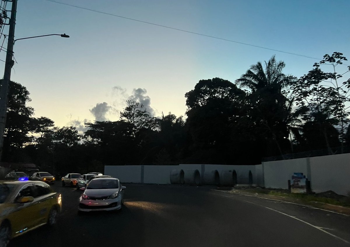 FrenteColonense's tweet photo. Lastimosamente la @DefensoriaPan en Panamá. Una entidad inservible, y solo sirve como cueva de amigos del gobierno, para nombrar con jugosos salarios. En Colon, por más que se denuncie, todos los días se hacen retenes por parte de @ProtegeryServir sin resultados, y nada dicen. https://t.co/VeJIhCYMkx