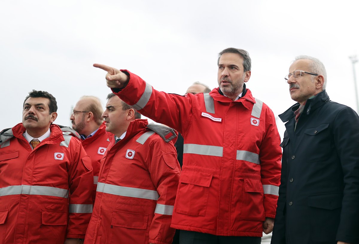 Ulaştırma ve Altyapı Bakanımız Sayın @a_uraloglu ile birlikte Filyos Limanı'nda incelemelerde bulunduk. Filyos Limanı, ulusal ve uluslararası ticaret alanında da ülkemizin en önemli merkezlerinden biri olacak.