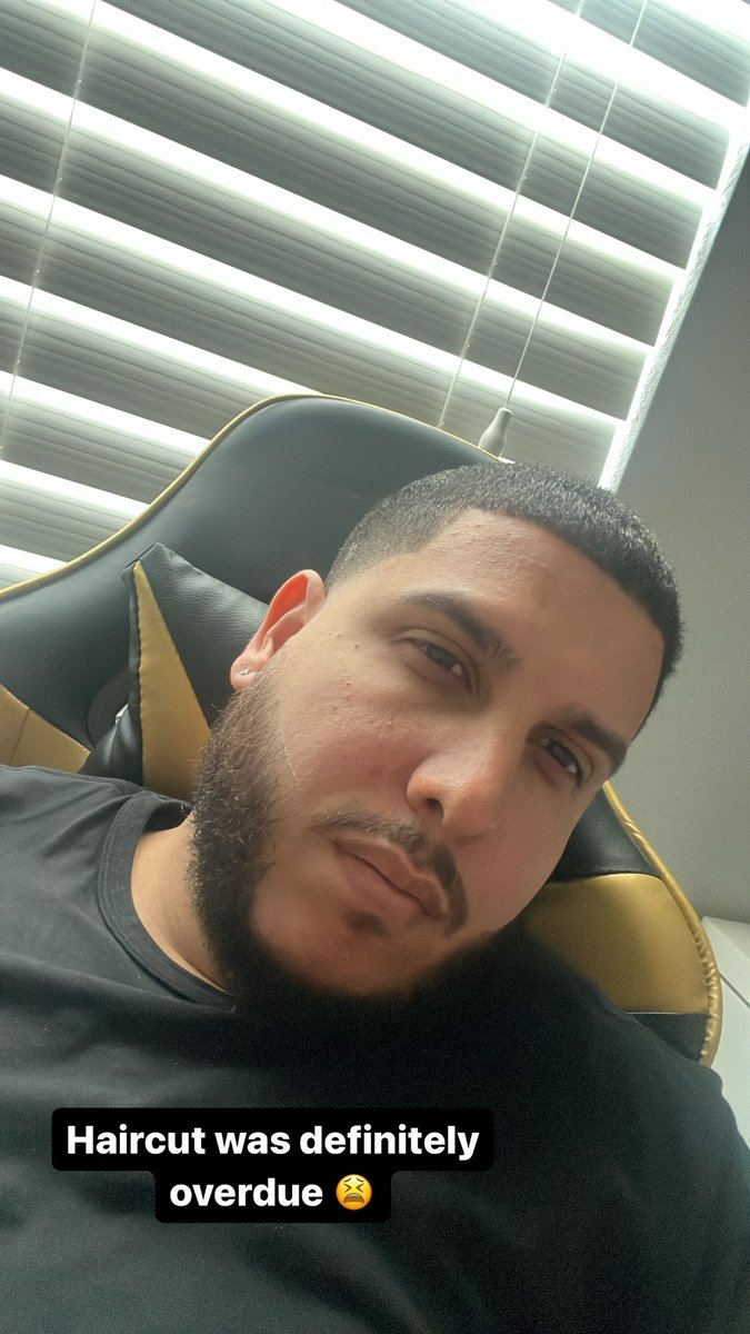 I am a Human Selfie Check In 😂