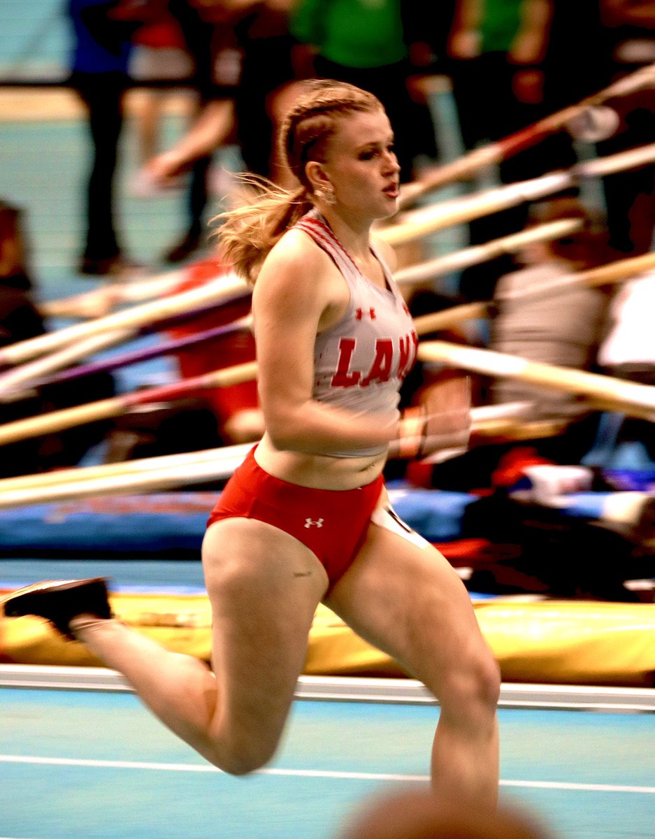 nuttallriley1's tweet image. Had a great time at the Robert Platt Invitational Track Meet … I’m holding the Oglala, Lakota Nation Flag (in case you are wondering). #trackandfield #tracknation #runfast #tracklife #trackathlete #athlete #NCAAAthlete #athlete #track #NCAA
