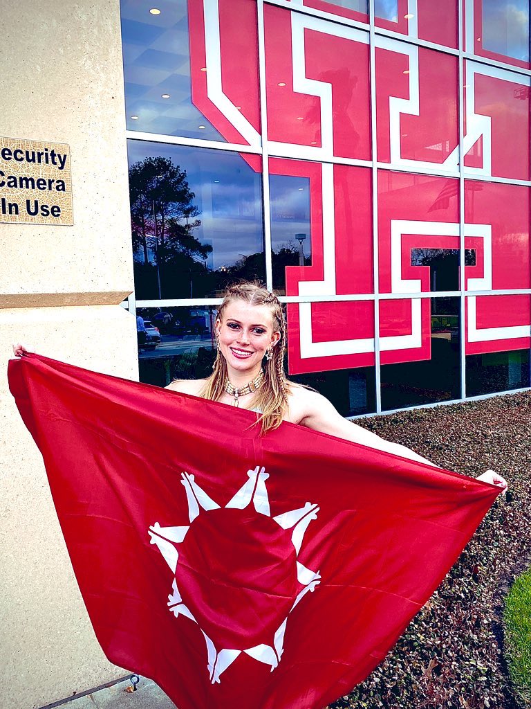 nuttallriley1's tweet image. Had a great time at the Robert Platt Invitational Track Meet … I’m holding the Oglala, Lakota Nation Flag (in case you are wondering). #trackandfield #tracknation #runfast #tracklife #trackathlete #athlete #NCAAAthlete #athlete #track #NCAA