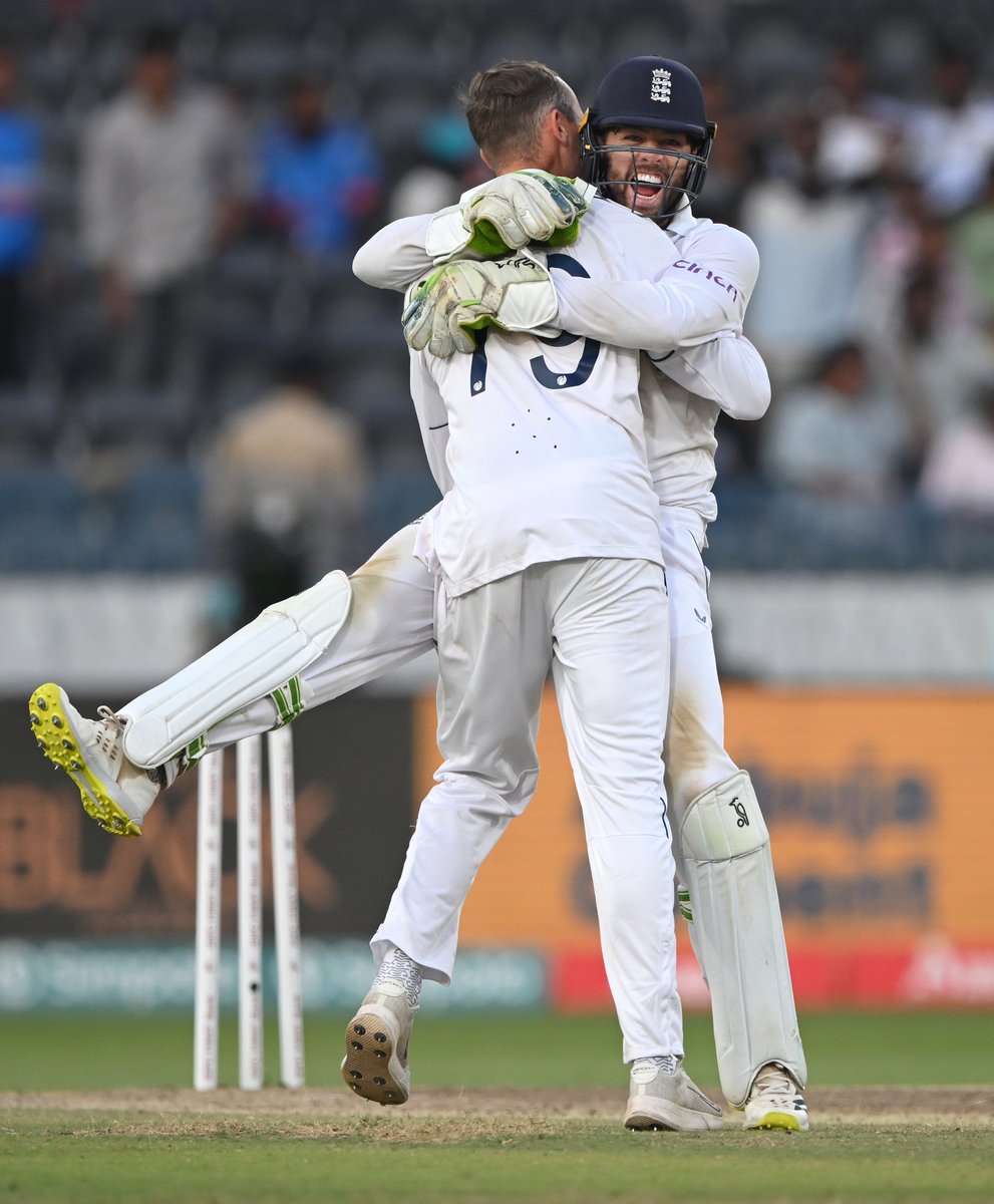 FoxCricket's tweet image. Sometimes, you just have to eat humble pie 👏👏👏

England pulled off one of the most EPIC Test escapes last night as Bazball claimed its biggest scalp yet... and it just had to happen at one of Australia's lowest moments 😒 

Report &amp;gt; bit.ly/49c4CKA #INDvsENG