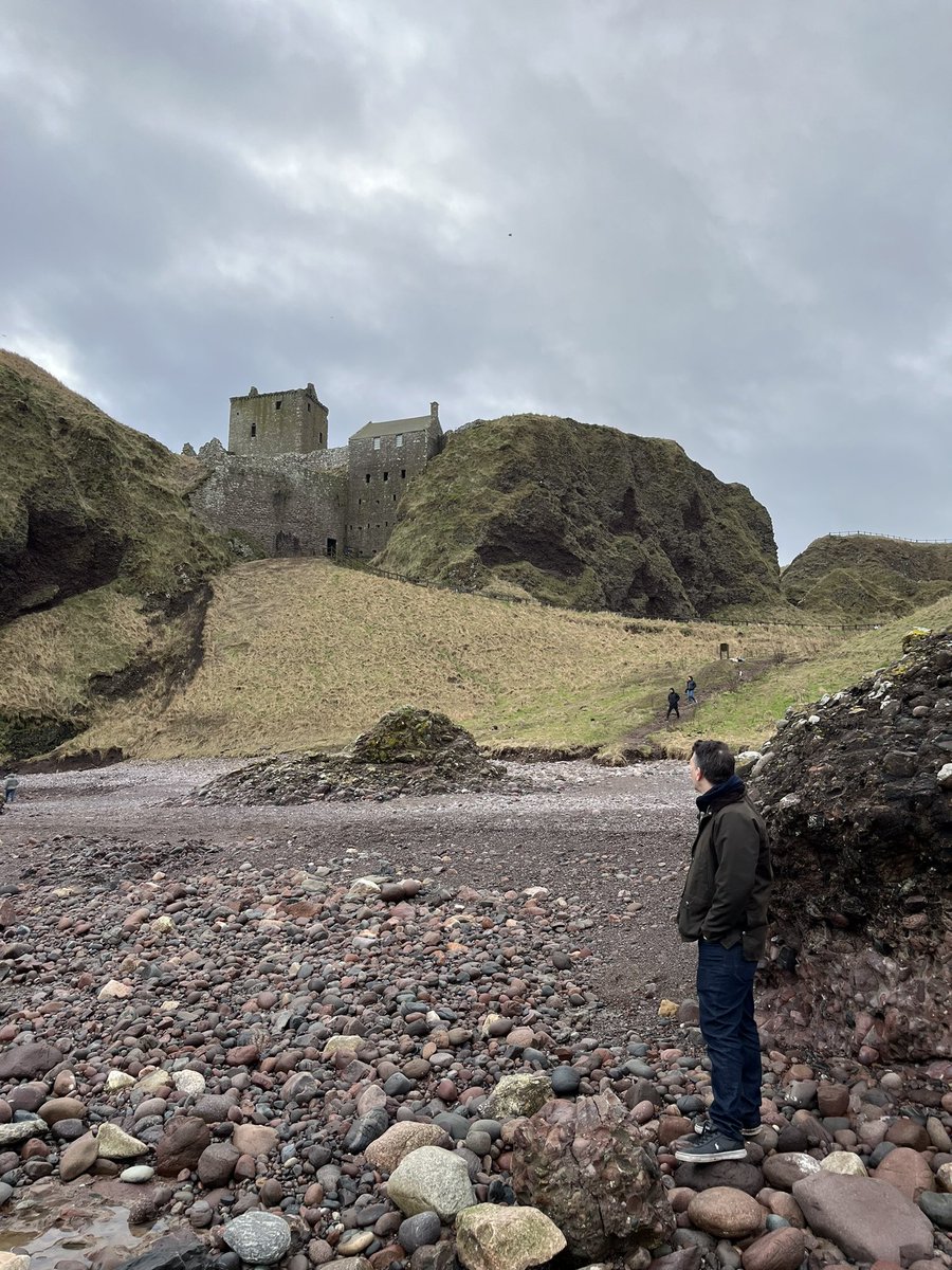 TwitVicAllen's tweet photo. Might have to amend my favourite castle list - this place was eerily stunning #DunnottarCastle https://t.co/8TUyYw3Rh3