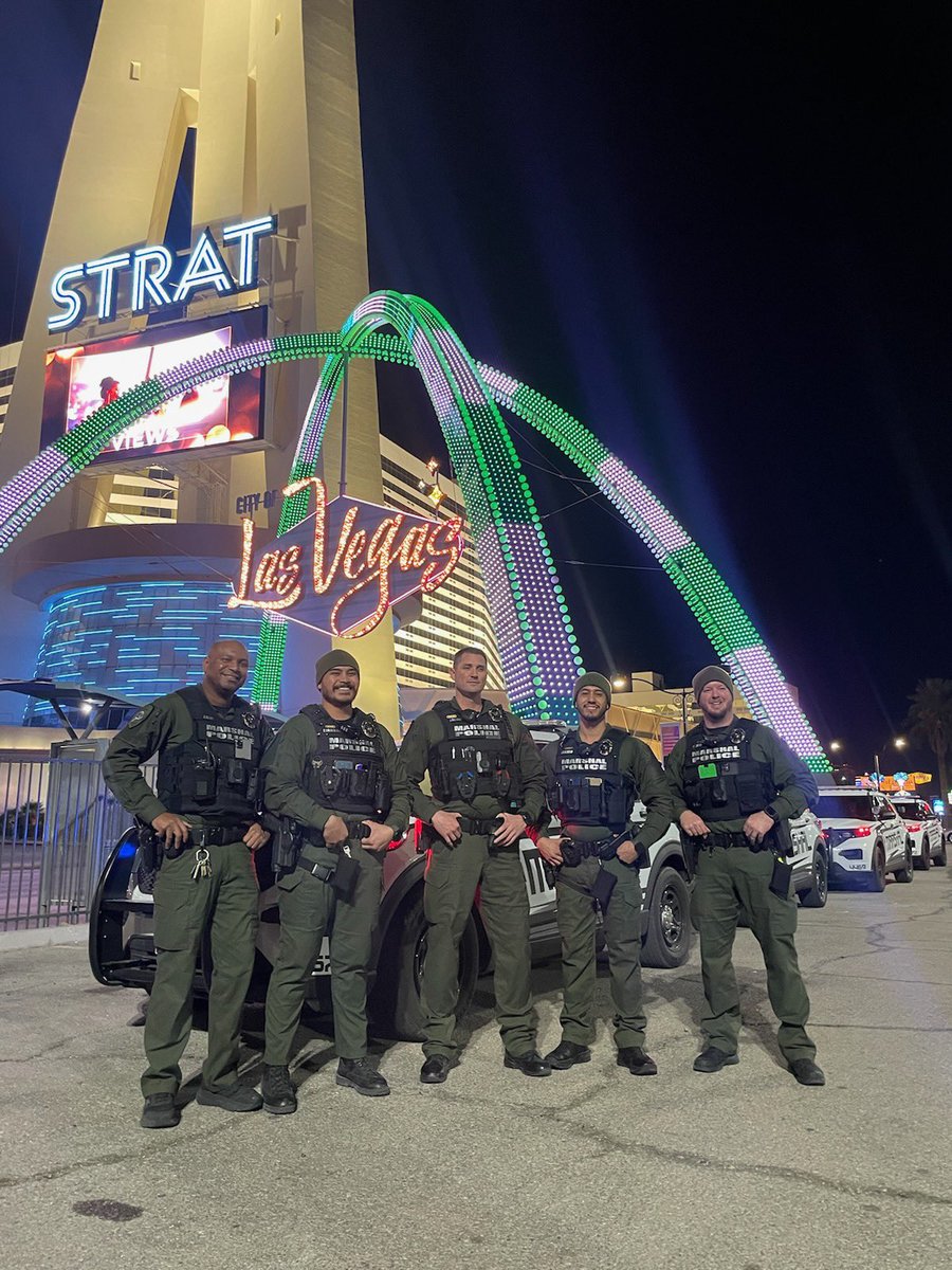 chiefjasonpotts's tweet photo. Our @CityOfLasVegas Flex team this week conducted a traffic stop & seized 3/4 of a pound of meth. It is these type of stops&arrests that disrupt violent crime👊. Meth occasionally mixed w/ fentanyl exacerbates homelessness & mental illness #operationsafer https://t.co/pHDC9nVKDY https://t.co/UBaJqlA9sv