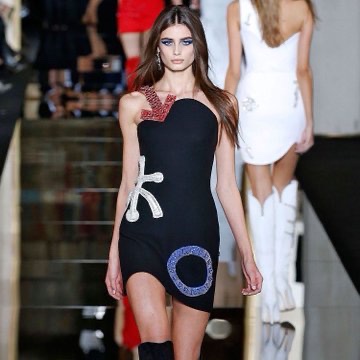 memospo's tweet photo. Taylor Hill
178cm ♡ 59kg ♡ bmi 18.6 https://t.co/mQR9sRETvz