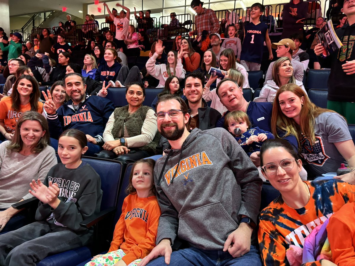 @UVaAnesthesia basketball outing to support @UVAWomensHoops! Great showing from @UVARegional fam- Couldn’t all fit in the pic!