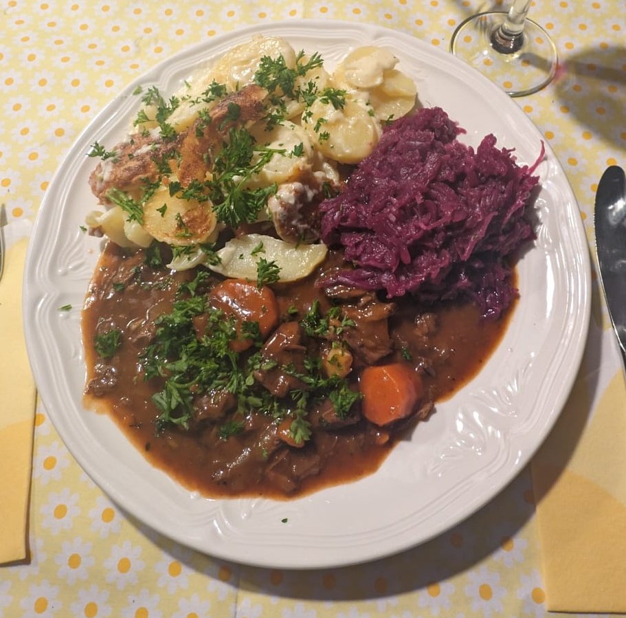 10VoorJeDag's tweet image. Sinterkerstnieuwjaarpaasdiner

Laatste in onze huidige woning. Gezin compleet 

Mooi ♥️

#nieuwbouw dus ook #huistekoop #Biddinghuizen