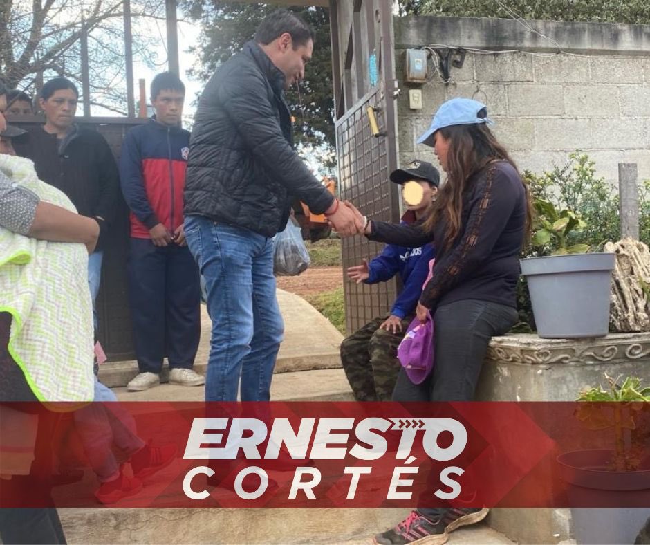 ernesto_acl's tweet photo. Seguimos recorriendo comunidades y ganando voluntades. ¡Que tengan un muy feliz domingo familiar! 🤗 

#EstoyContigo 
#SíALaTransformación
#Chignahuapan https://t.co/4Gu9v6M5vr