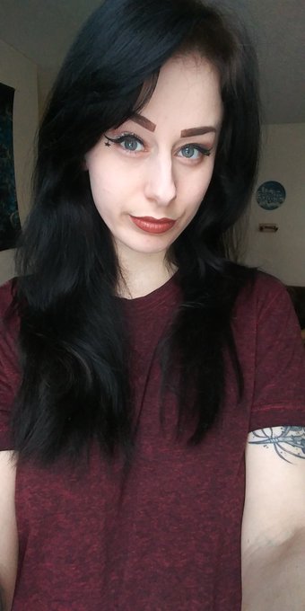 selfie / yesterday's look ❤️  . . . &bull; make-up &bull; lipstick &bull; pale &bull; ootd &bull; https://t.co/uUE2TJ2pfN<a href="/tag/tittytuesday"class="tags"><span>#tittytuesday</span></a>