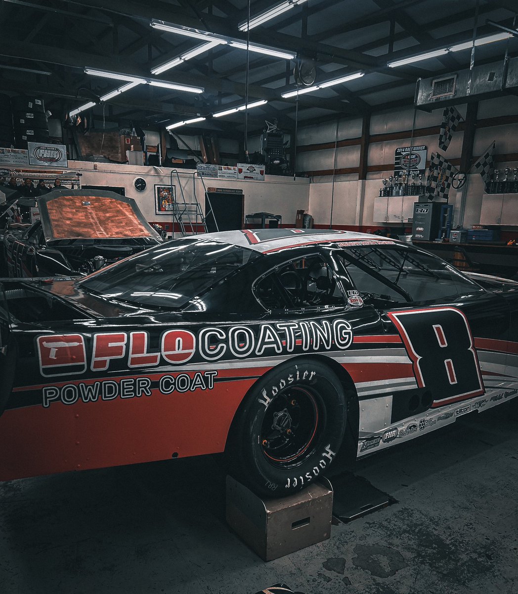 #ShopPicSunday Finale prep is underway with both the Super Late Model and Pro Late Model as we get set to head back down South to sunshine state this week ☀️ Red-Eye —> Speedweeks —> Clyde Hart Memorial @newsmyrnaspdwy, here we come!