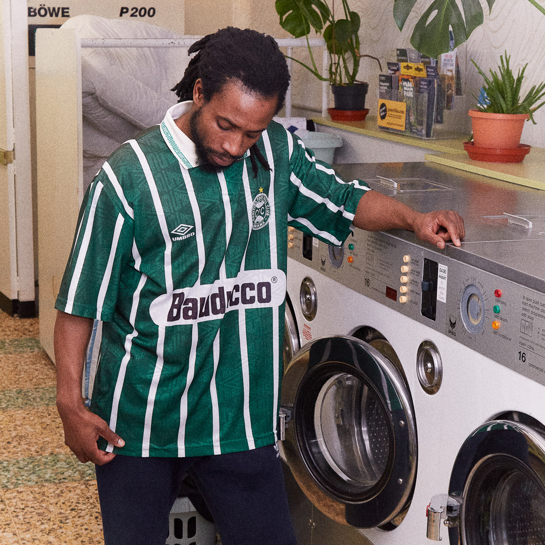 classicshirts's tweet image. Coritiba 1993 Away by Umbro 🇧🇷

Hitting the site on Tuesday at 14:00 (UK Time) in a size XL.