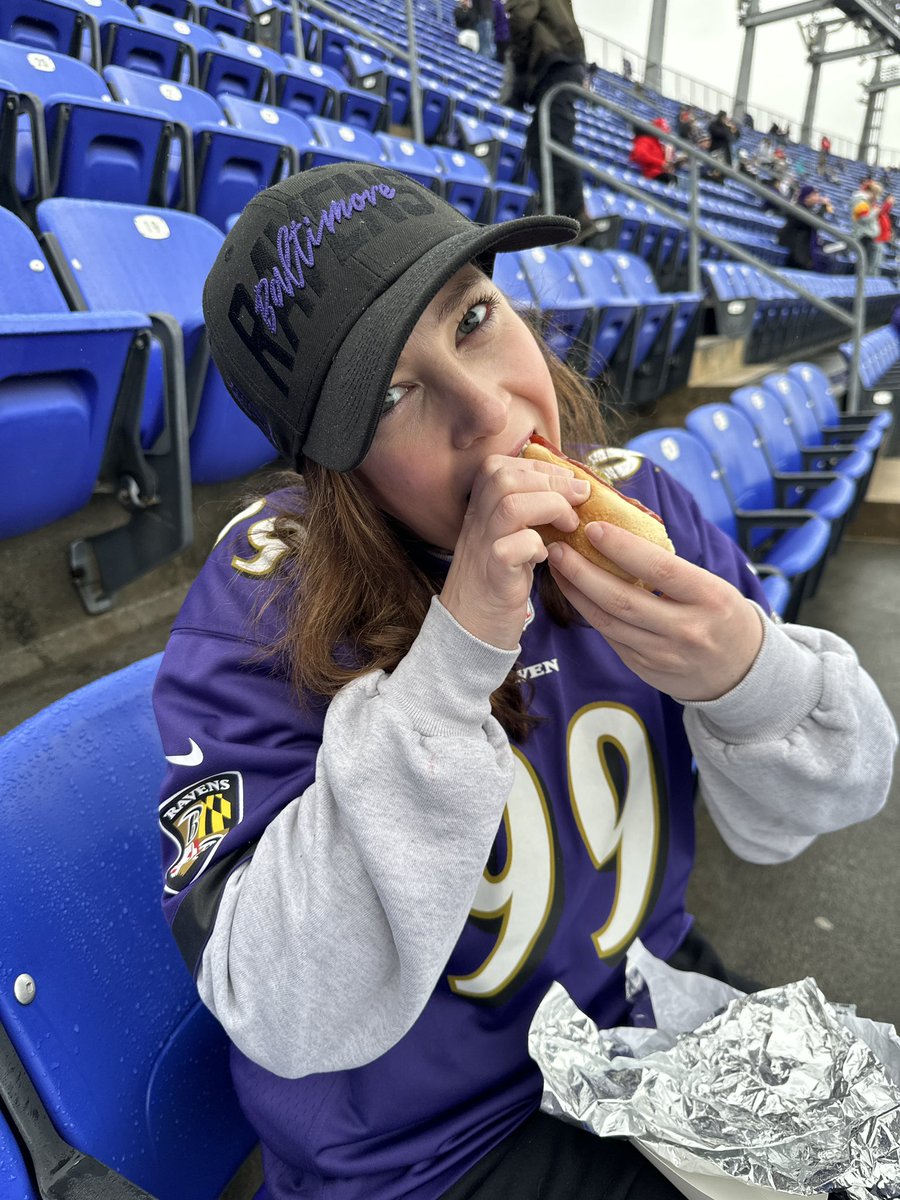joeydavi5's tweet photo. Worked a 12 hour night shift at the hospital, slept for 3 hours, and now ready to cheer on the Ravens! #RavensFlock @Ravens https://t.co/BYfpllrfGb