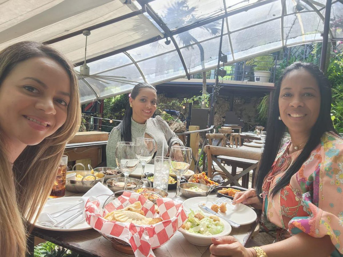 Estás aguiluchas me están pagando mi apuesta…¡Fue el Licey que ganó! 

🏆 La 24 💁🏻‍♀️