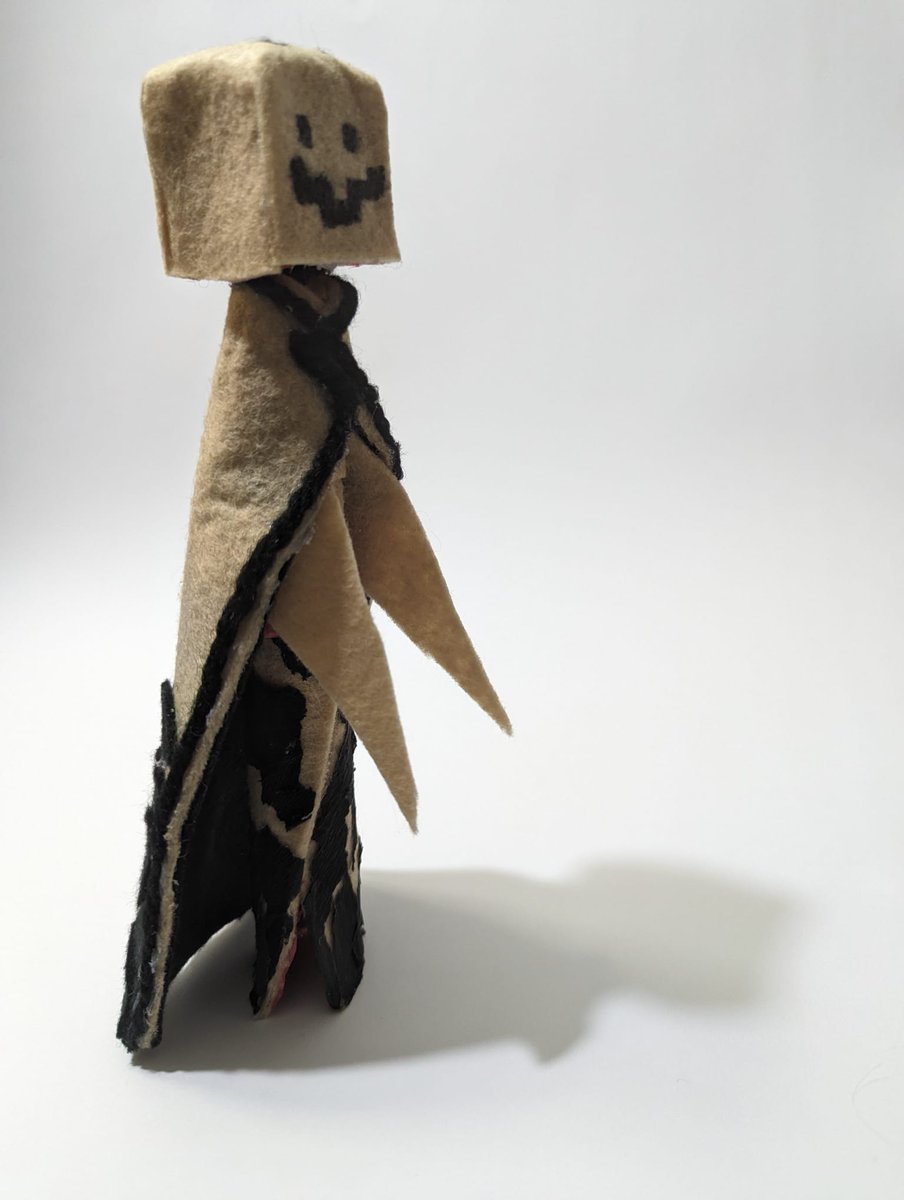 DuneDoArt's tweet image. Wanna know how I perceive q!Antoine? 
Here is my hand made figurine of him that I created from recycled materials :&amp;gt;
That&apos;s how I perceive him!

Please give it love even if it&apos;s not digital art :&apos;) 
-
-
#qsmp #qsmpfanart #antoine #antoinedaniel #antoinefanart
#antoinedanielfanart