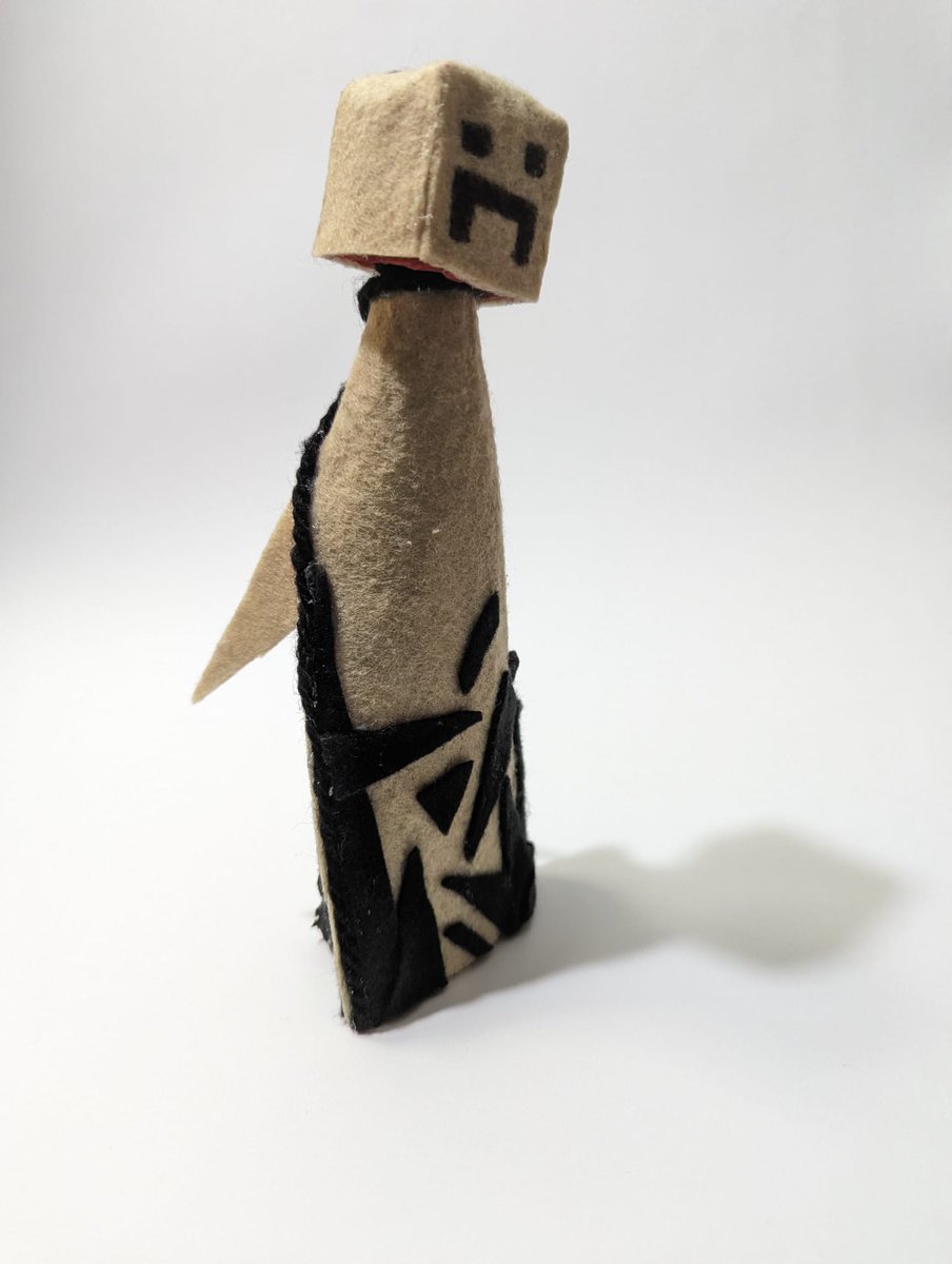 DuneDoArt's tweet image. Wanna know how I perceive q!Antoine? 
Here is my hand made figurine of him that I created from recycled materials :&amp;gt;
That&apos;s how I perceive him!

Please give it love even if it&apos;s not digital art :&apos;) 
-
-
#qsmp #qsmpfanart #antoine #antoinedaniel #antoinefanart
#antoinedanielfanart