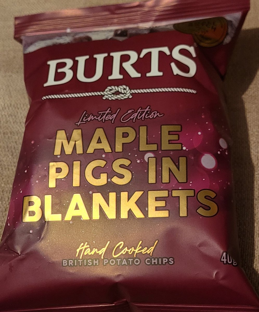 MirandaKitten's tweet image. Tonight's #poshcrisps from farm café shop... 50p in the sale 😋