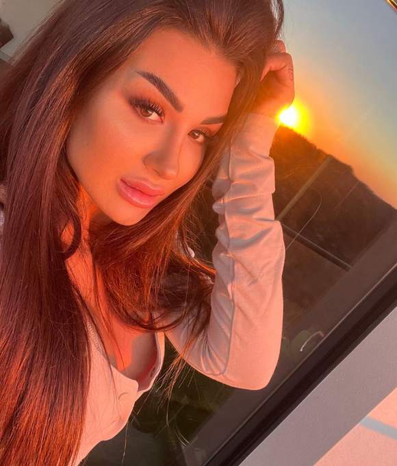 A descansar un poquito despu&eacute;s de una semana movidita💗 Estar&eacute; ONLINE amores, mira en comentarios😘 https://t