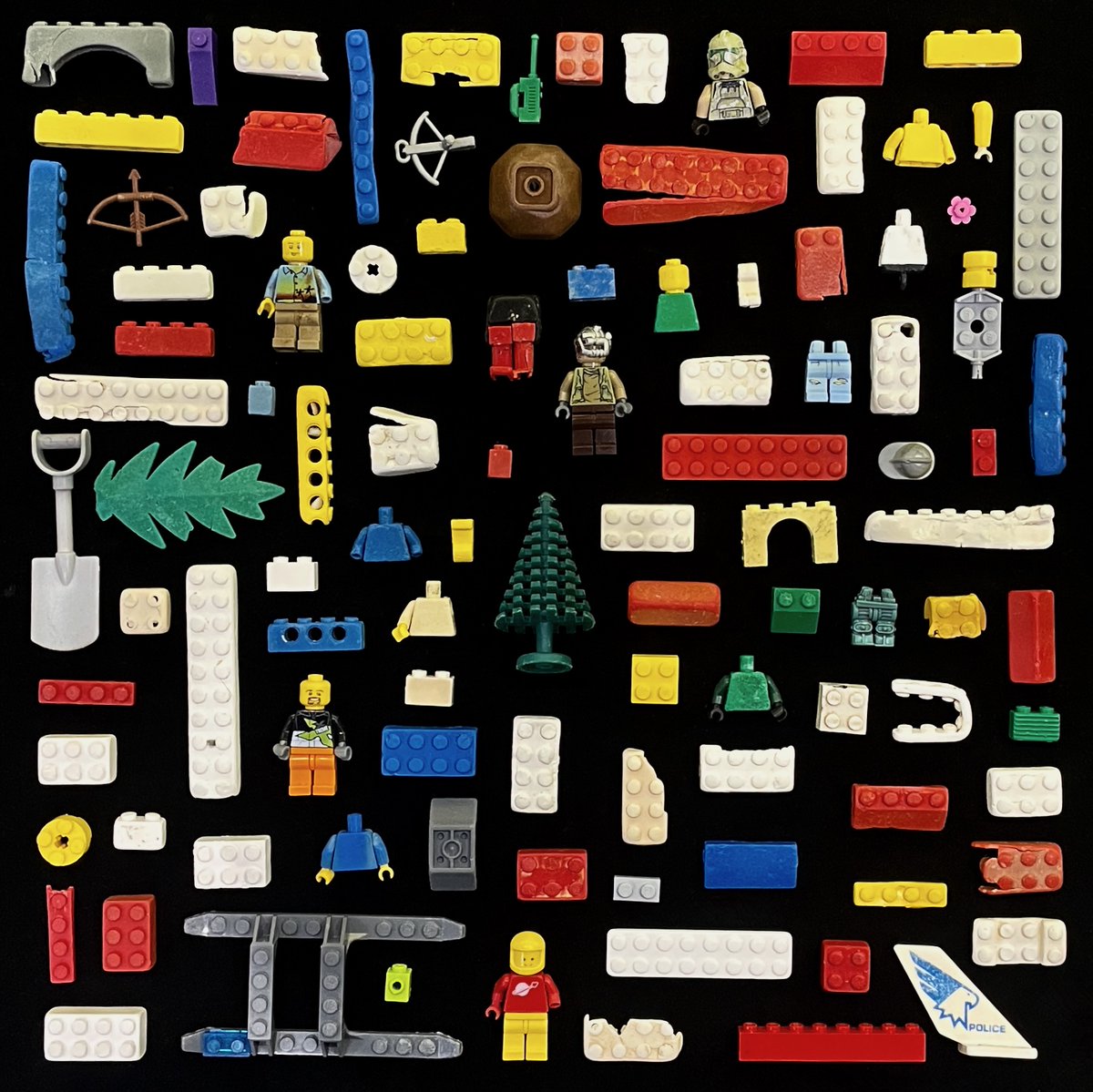 LegoLostAtSea's tweet image. Not all Lego bricks found on beaches are from the Great Lego Spill of 1997. Below are some of the other Lego bricks we've picked up during beach cleans. Quite a few are marked 'Pat Pending', suggesting they were produced from 1958 to approximately 1974. #InternationalLegoDay