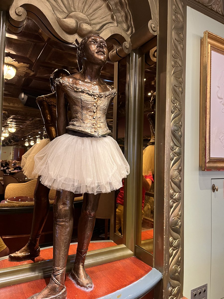 thiscruiselife's tweet photo. Not gonna lie, I forgot how much I absolutely love a smaller, older Carnival ship. I got to Deck 12 and was already at Serenity! Plus, Joe Farcus designs are alive and well throughout the ship!
#CarnivalConquest #JoeFarcus #classic https://t.co/hXDy4zreOt