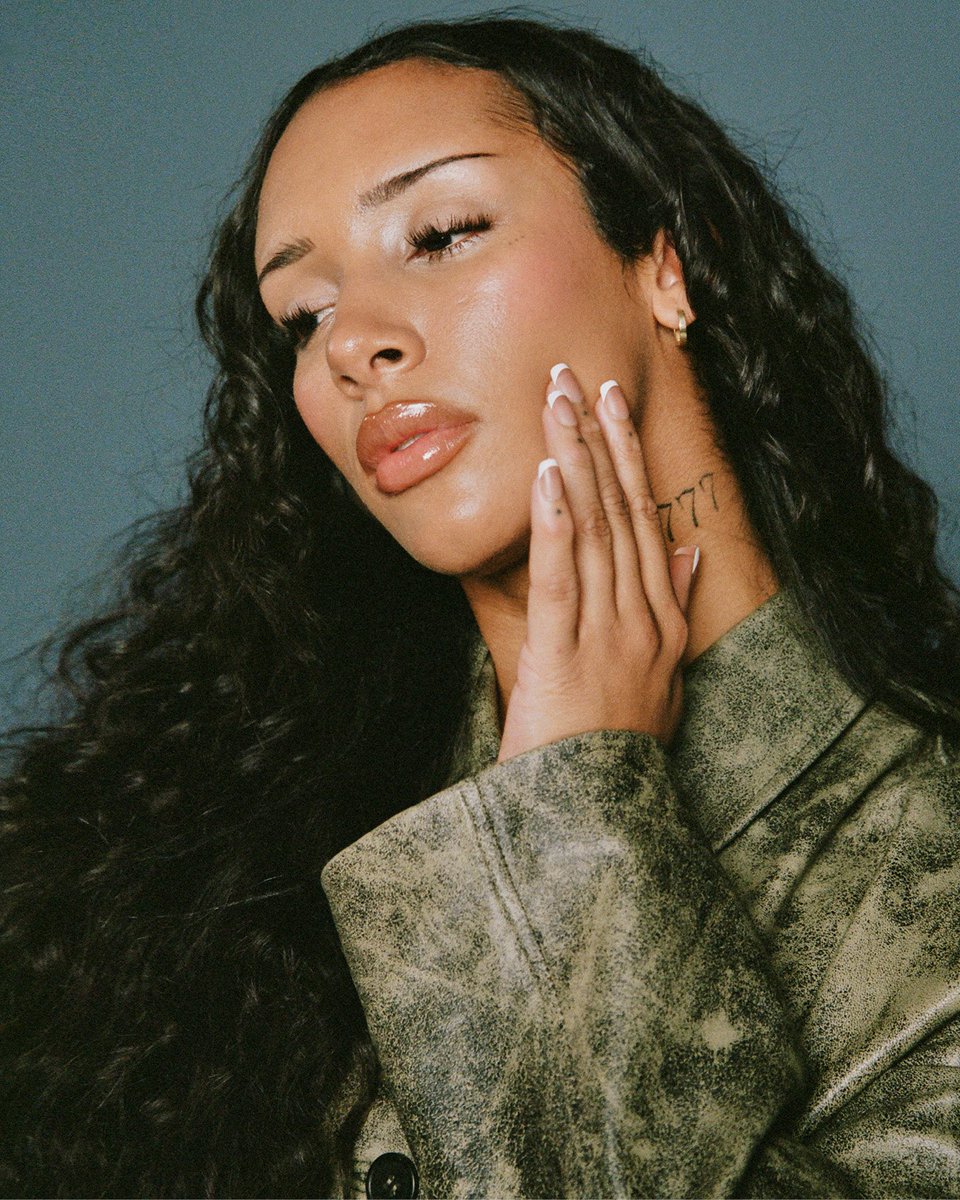 Naomi Sharon tweet media