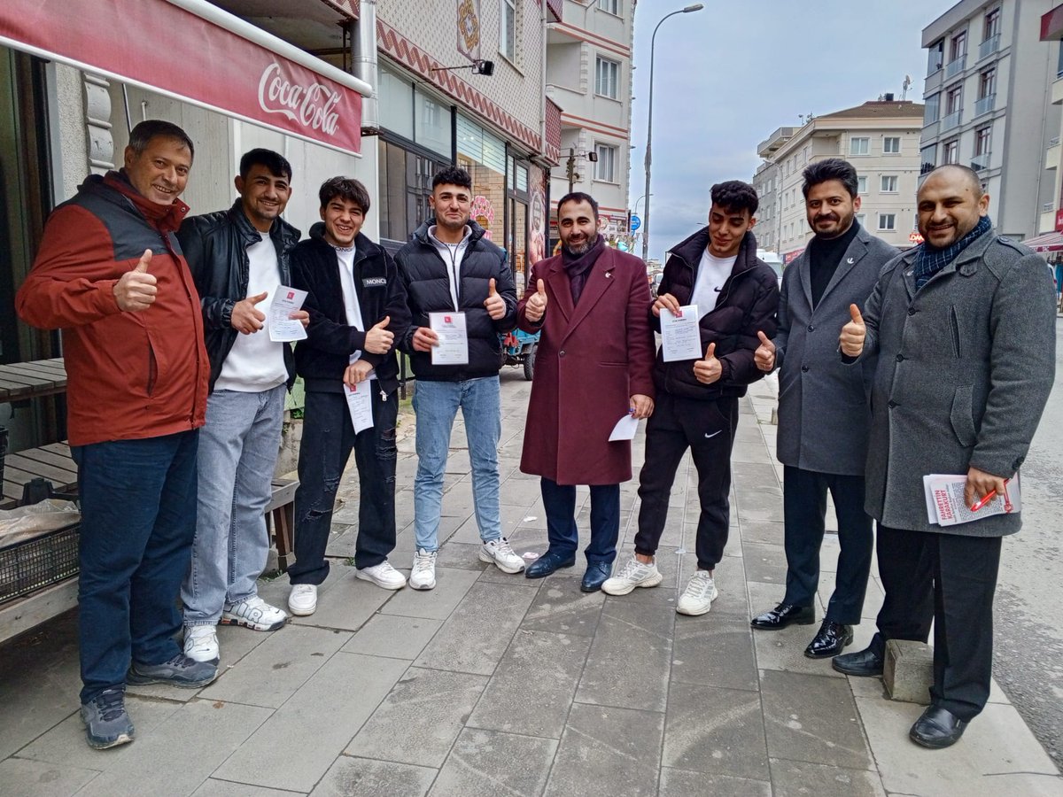 fahrettin25's tweet photo. Bizim anketlerimiz böyle yapılıyor.
Hadi buyurun sahaya gerçek anket sonucunu görün.
Teşekkürler Ahmet Yesevi Mahallemiz.
Teşekkürler Pendik.
Başaracağız İnşaALLAH... https://t.co/a7PiVwSSQL