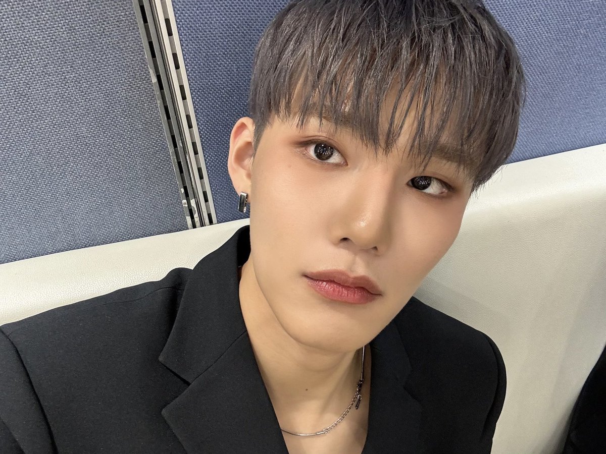 CIX_twt's tweet photo. 가로셀카 

#CIX #FIX #승훈 #김승훈 #내편들 #내뽀뽀들 #KIMSEUNGHUN #SEUNGHUN #スンフン https://t.co/MAe2VxcQjq