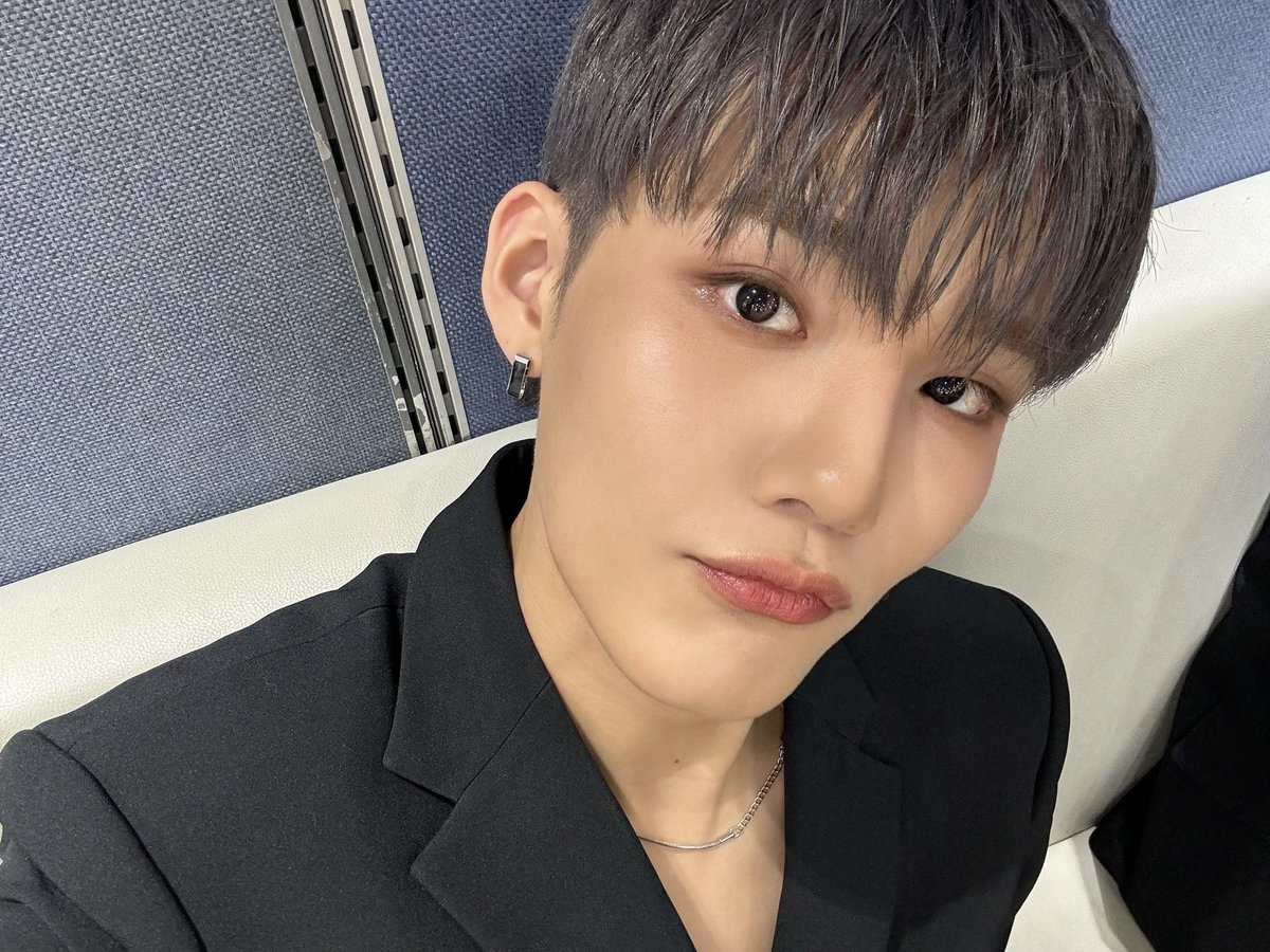 가로셀카 

#CIX #FIX #승훈 #김승훈 #내편들 #내뽀뽀들 #KIMSEUNGHUN #SEUNGHUN #スンフン