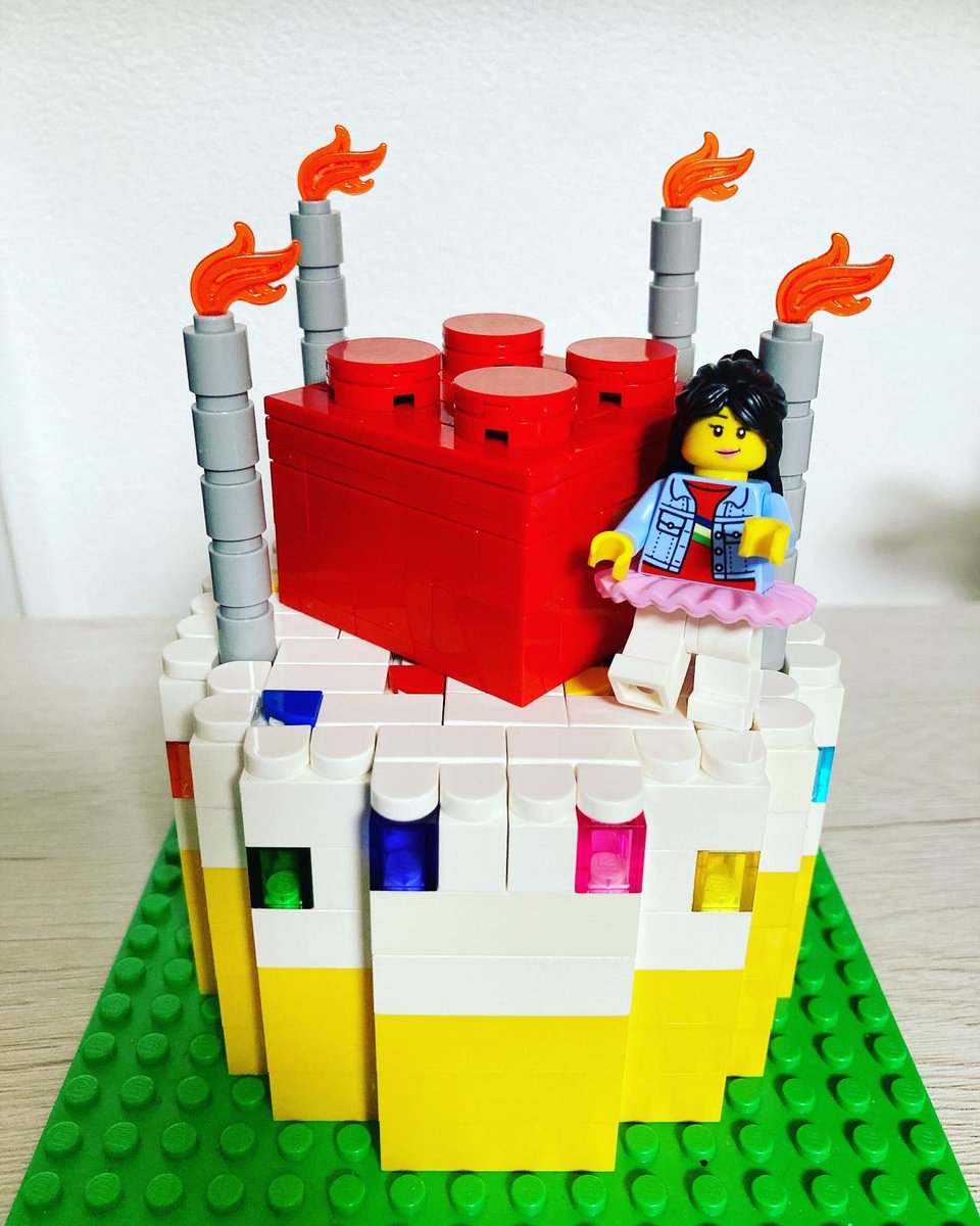 QiuAmpere's tweet photo. It’s International Lego Day 🥳Happy Birthday to Lego Bricks!! #レゴ #レゴケーキ #legoday #lego #legomoc #legocake #internationallegoday #nationallegoday #เลโก้ https://t.co/nHraFUNgPh