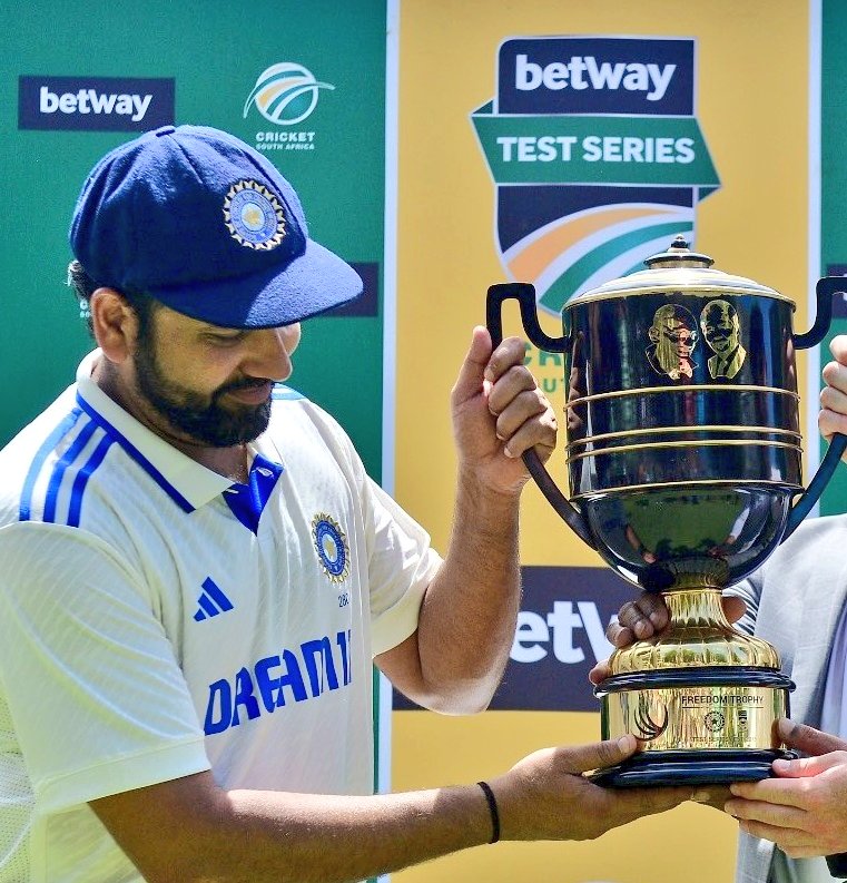 ImHydro45's tweet photo. Ravi Shastri said : Virat Kohli had the best set of playing 11. Captain Rohit Sharma has got a team in transition phase. But still he won the BGT and created history in South Africa. 

Captain Rohit Sharma created history in South Africa with this young team ! 🇮🇳🐐 https://t.co/m2WcP9yJ13