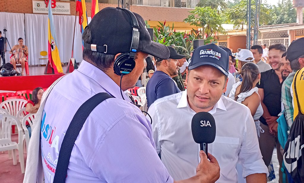 siaradio's tweet photo. #SIAPresente| En los #DialogosComunitarios desde el municipio @Alc_Guaduas . Todas las voces presentes con la comunidad. https://t.co/hwchf6zMlw