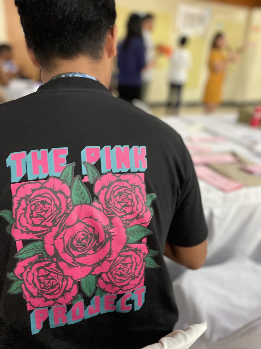 em_lastica's tweet image. Wala akong pink flowers so ito na lang. #NotAThrowback